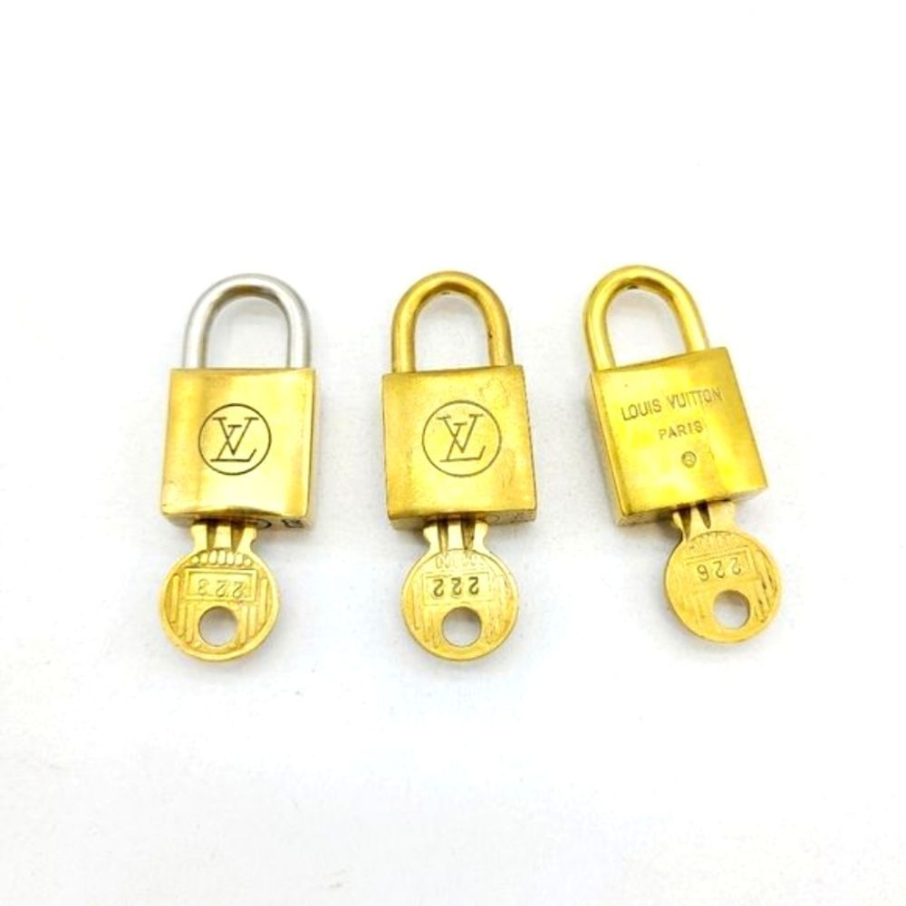 One Louis Vuitton Key Set - Picture 5 of 6